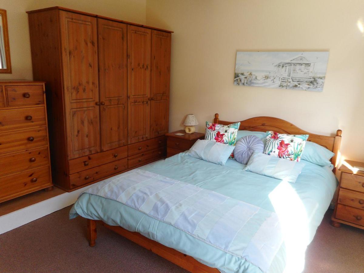 Oak Lodge Llanteg Luaran gambar